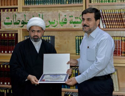 قسم شؤون المعارف الاسلامية والانسانية في العتبة العباسية المقدسة يختتم دورة فهرسة المخطوطات والوثائق وتوزيع شهادات تقديرية على المشاركين في الدورة