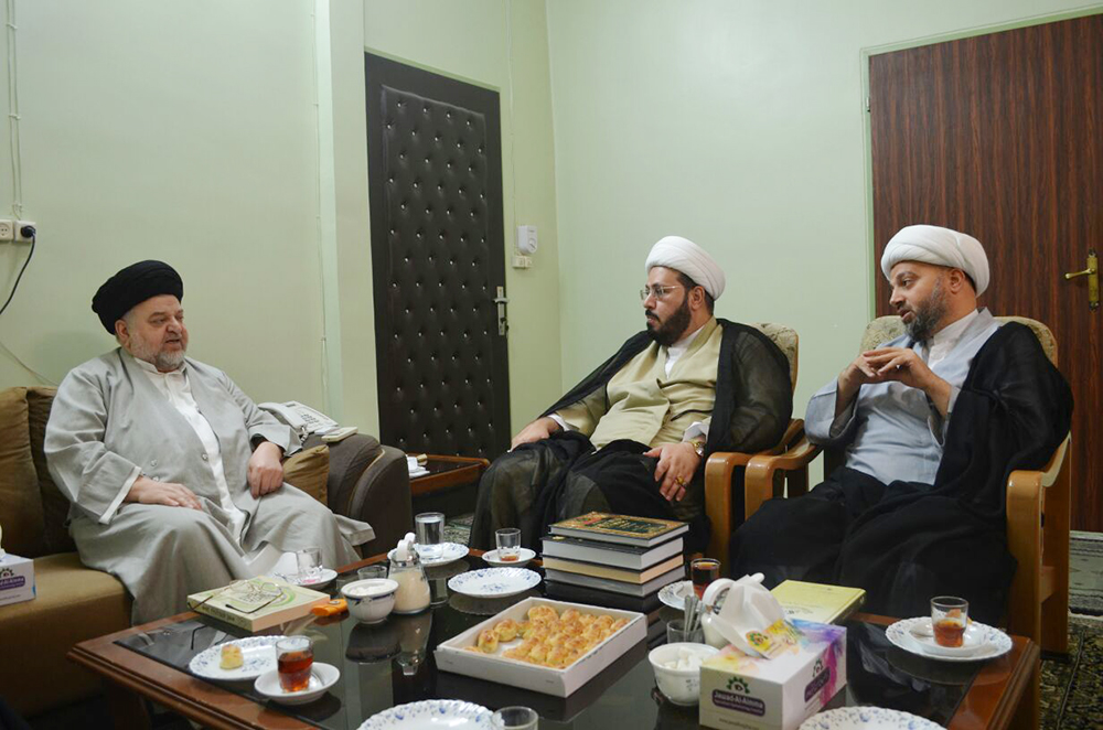 وفد العتبة العباسية المقدسة تزور المؤسسات والمراكز التحقيقية في مدينة قم المقدسة