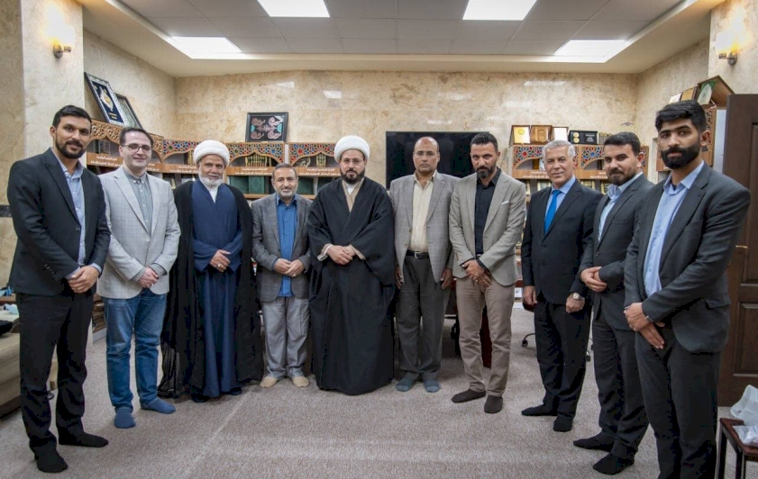 الشيّخُ الهلاليّ يكرّمُ عددًا من الخطاطينَ
