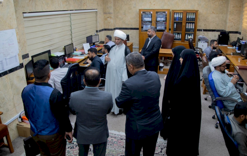 وفدٌ أكاديميٌّ من مركزِ كربلاءَ الدراسيّ يزورُ قسمَ المعارفِ