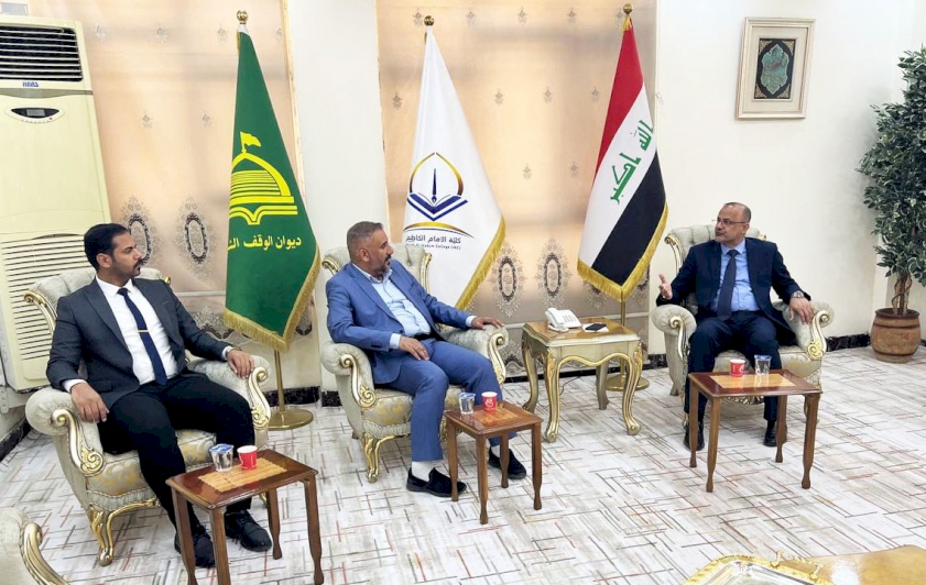 إصداراتُ المعارفِ تطوفُ المؤسساتِ الدينيّةَ والأكاديميّةَ والثقافيّةَ وتؤثثُ مكتباتَها