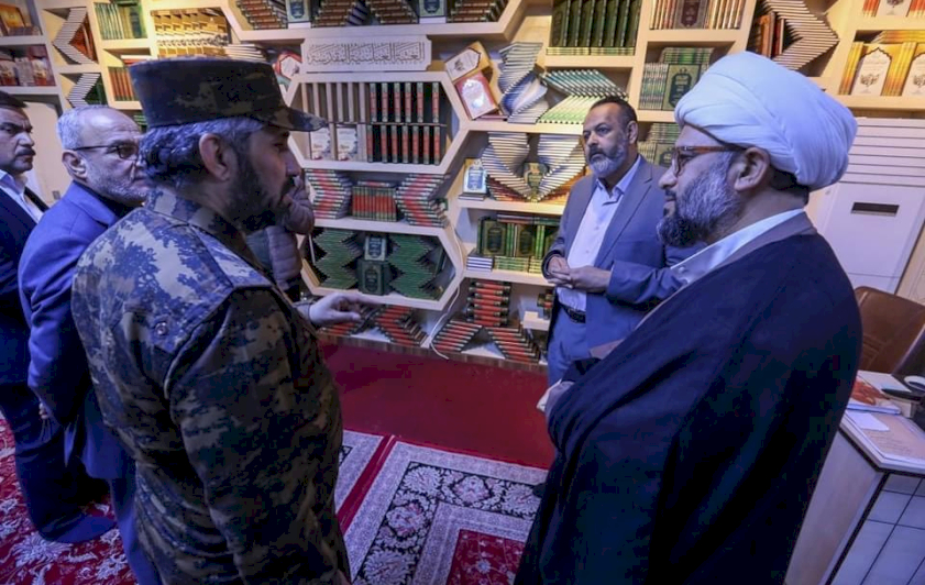 الشّيخُ ميثمُ الزيديّ يزورُ مركزَ تُراثِ البصرةِ