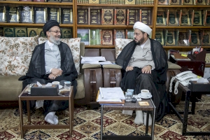 السيد الحكيم في ضيافة قسم شؤون المعارف الإسلامية والإنسانية