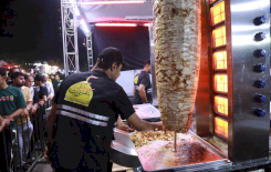 موكبُ (بنفسي أنتَ) يشرعُ بتقديمِ خدماتِهِ للزائرينَ