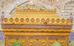 تقرير مصوّر يبيّن التفاصيل الدقيقة للجهة الشرقيّة من شباك ضريح المولى أبي الفضل العبّاس عليه السّلام
