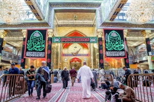 اتشحت العتبة العباسية المقدسة بالسواد حزنا بذكرى وفاة الرسول الاعظم محمد (صلى الله عليه واله) وبهذا المناسبة الأليمة نعزي صاحب العصر والزمان ومراجعنا العظام والعالم الاسلامي بهذا المصاب الجلل 