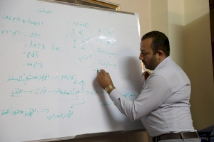 قسم شؤون المعارف الاسلامية والانسانية يقيم دورة لمنتسبيه في صيانة الحاسبات والإخراج الطباعي  