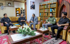 وفدٌ من الحشـ ـد الشعبي يزورُ مركزَ تراثِ البصرةِ