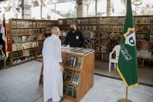 بالصور... جناح قسم شؤون المعارف الإسلامية و الإنسانية التابع للعتبة العباسية المقدسة في معرض (تراتيل سجّادية) الدوليّ للكتاب بنسخته السابعة ولليوم الثالث على التوالي، يذكر المعرض تُقيمه العتبةُ الحسينيّة المقدّسة في منطقة ما بين الحرمين الشريفين, بمناسبة 