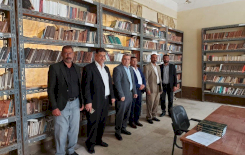 تُراثُ الجنوبِ يرفدُ المكتبةَ المركزيّةَ في كرمة بني سعيد بباقةٍ من إصداراته