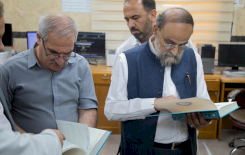 وفدٌ أجنبيٌّ مختصٌّ بالتُّراثِ يزورُ قسمَ المعارفِ