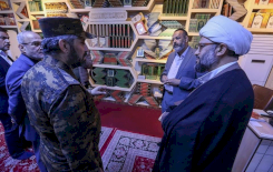 الشّيخُ ميثمُ الزيديّ يزورُ مركزَ تُراثِ البصرةِ