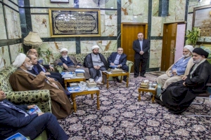 المتولّي الشرعيّ للعتبة العبّاسية المقدّسة سماحة السيّد أحمد الصافي (دام عزّه) يلتقي بمجموعةٍ من المشاركين في المؤتمر العلميّ للشيخ آغا بزرك الطهرانيّ