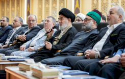 سماحة السيد الصافي يدعو أحد الباحثين المشاركين في أسبوع الإمامة إلى تأليف كتاب عن الصداقة وكيفية المحافظة عليها