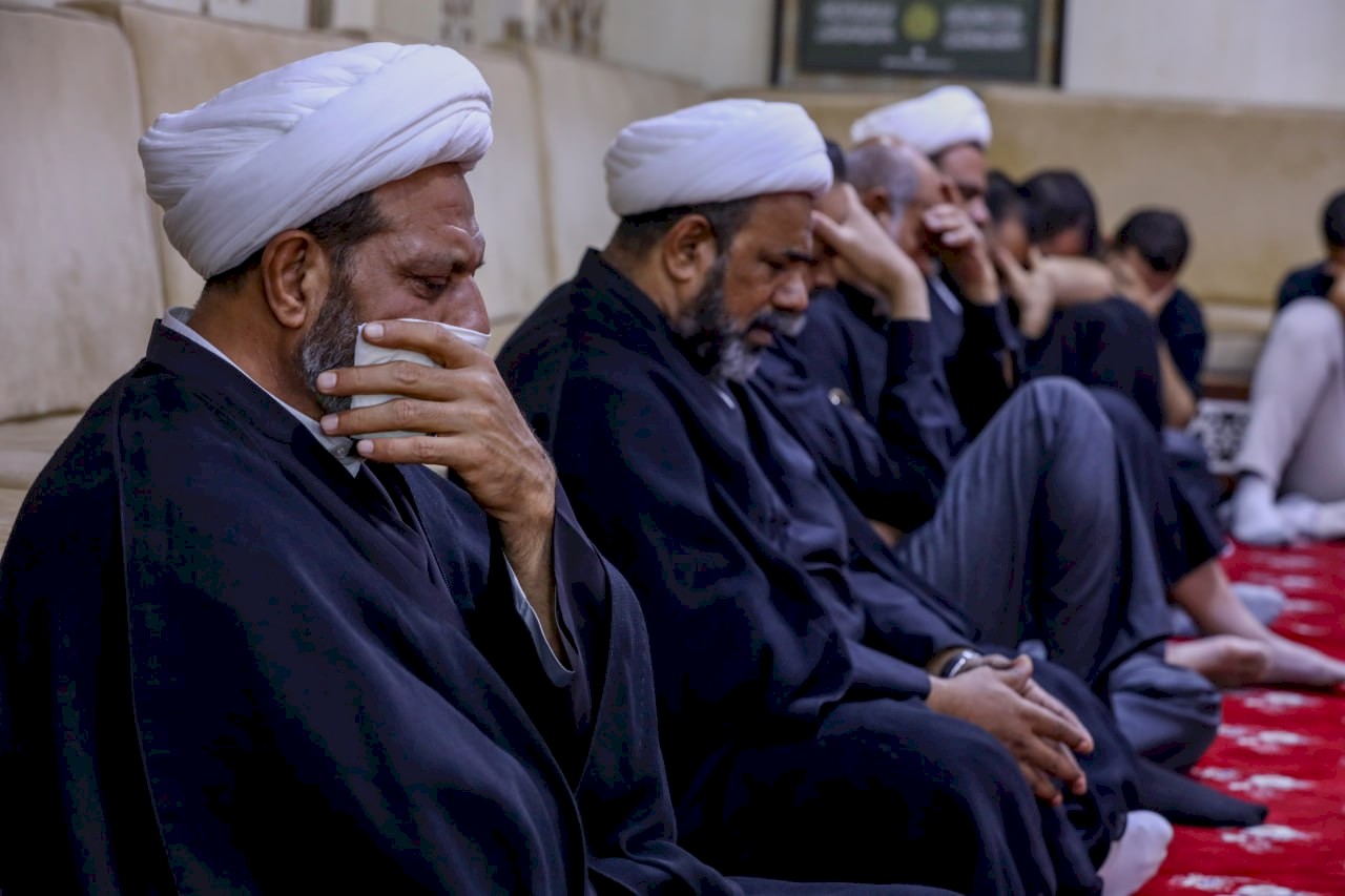((ذَٰلِكَ وَمَن يُعَظِّمْ شَعَائِرَ اللَّهِ فَإِنَّهَا مِن تَقْوَى الْقُلُوبِ))  مركزُ تراثِ البصرةِ يقيمُ مجلسَ عزائِهِ السنويِّ