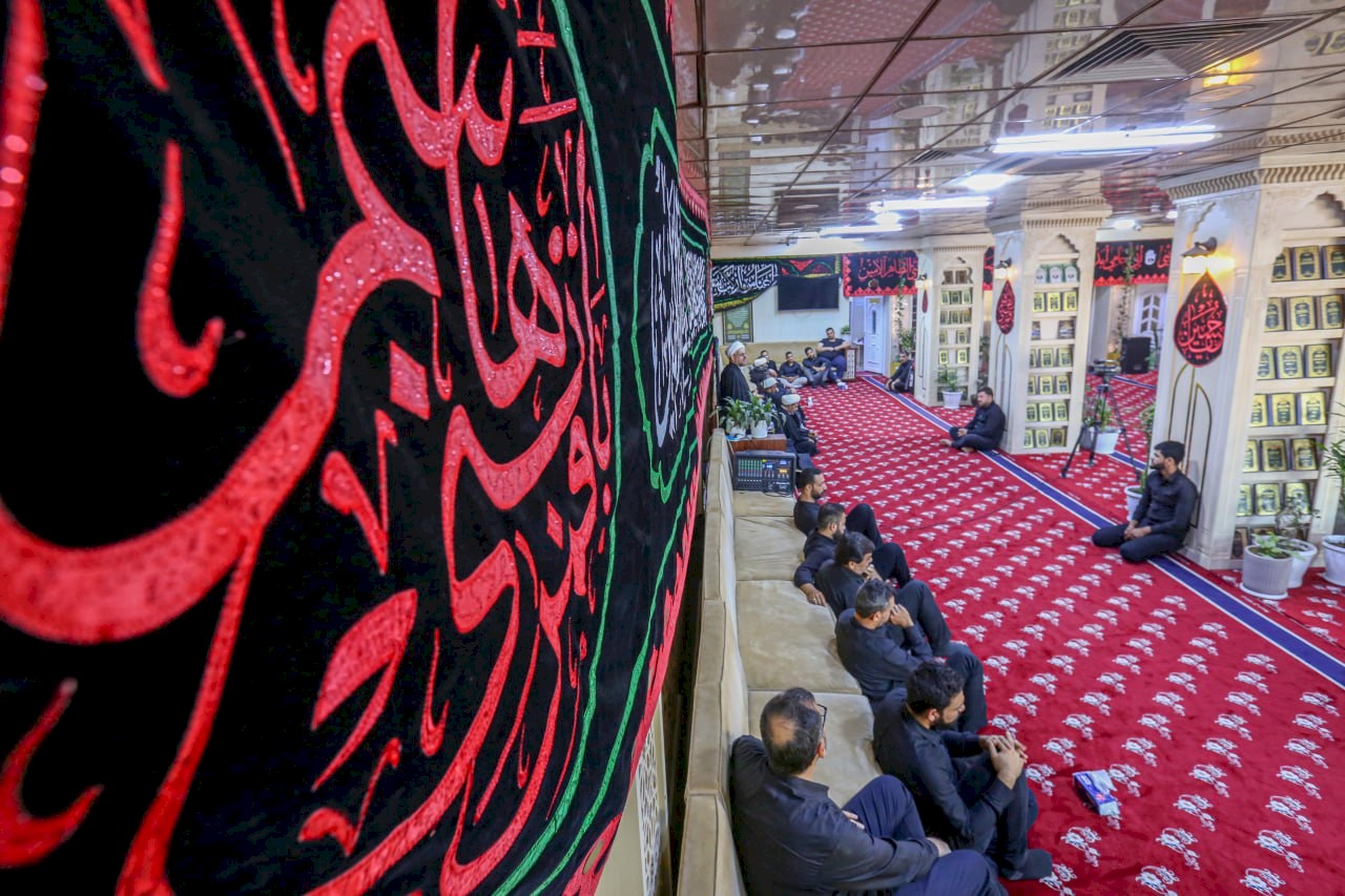 ((ذَٰلِكَ وَمَن يُعَظِّمْ شَعَائِرَ اللَّهِ فَإِنَّهَا مِن تَقْوَى الْقُلُوبِ))  مركزُ تراثِ البصرةِ يقيمُ مجلسَ عزائِهِ السنويِّ