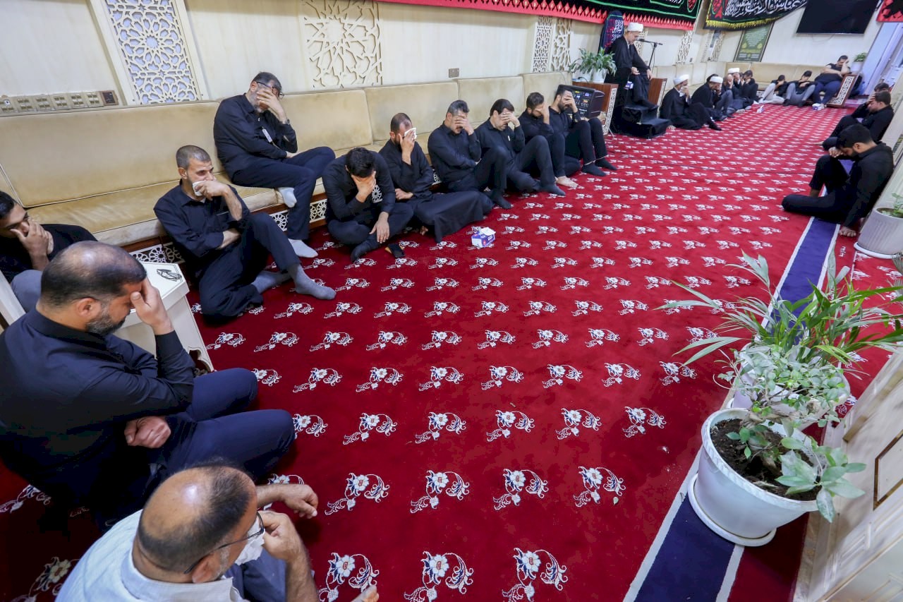 ((ذَٰلِكَ وَمَن يُعَظِّمْ شَعَائِرَ اللَّهِ فَإِنَّهَا مِن تَقْوَى الْقُلُوبِ))  مركزُ تراثِ البصرةِ يقيمُ مجلسَ عزائِهِ السنويِّ