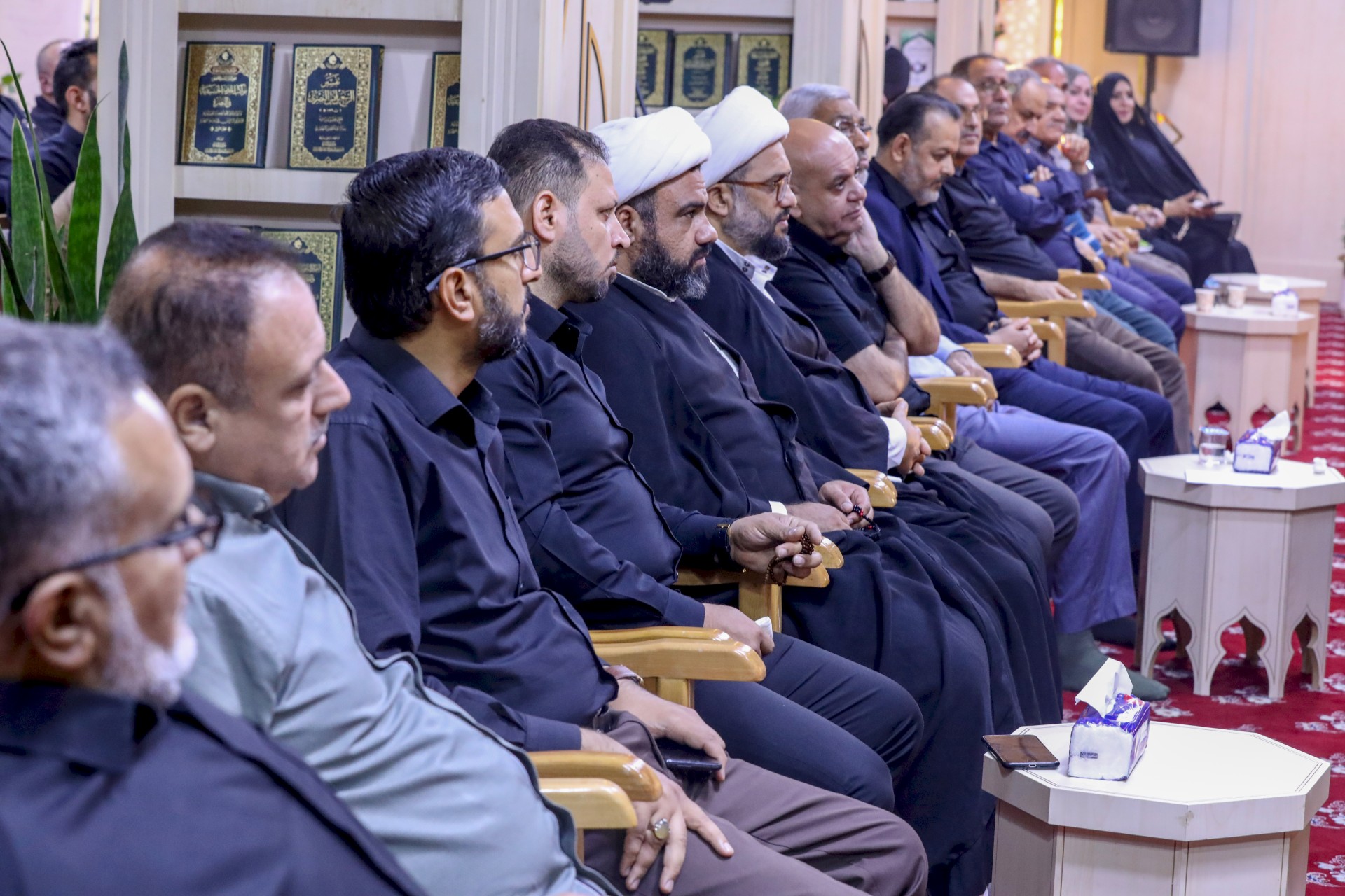 عيون الجود في الشعر البصري جلسة أدبية ينظمها مركز تراث البصرة للاحتفاء بالقصائد الفائزة بمسابقة الجود العالمية  .