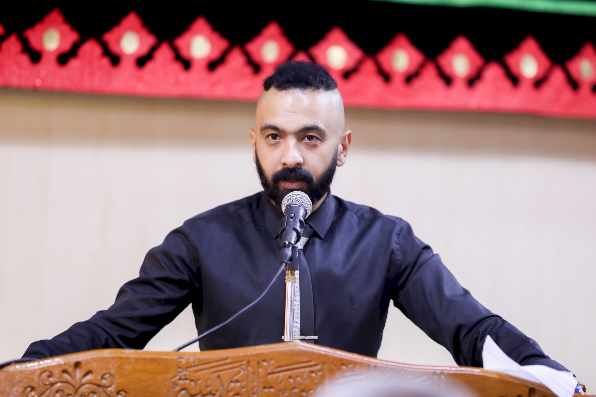 عيون الجود في الشعر البصري جلسة أدبية ينظمها مركز تراث البصرة للاحتفاء بالقصائد الفائزة بمسابقة الجود العالمية  .