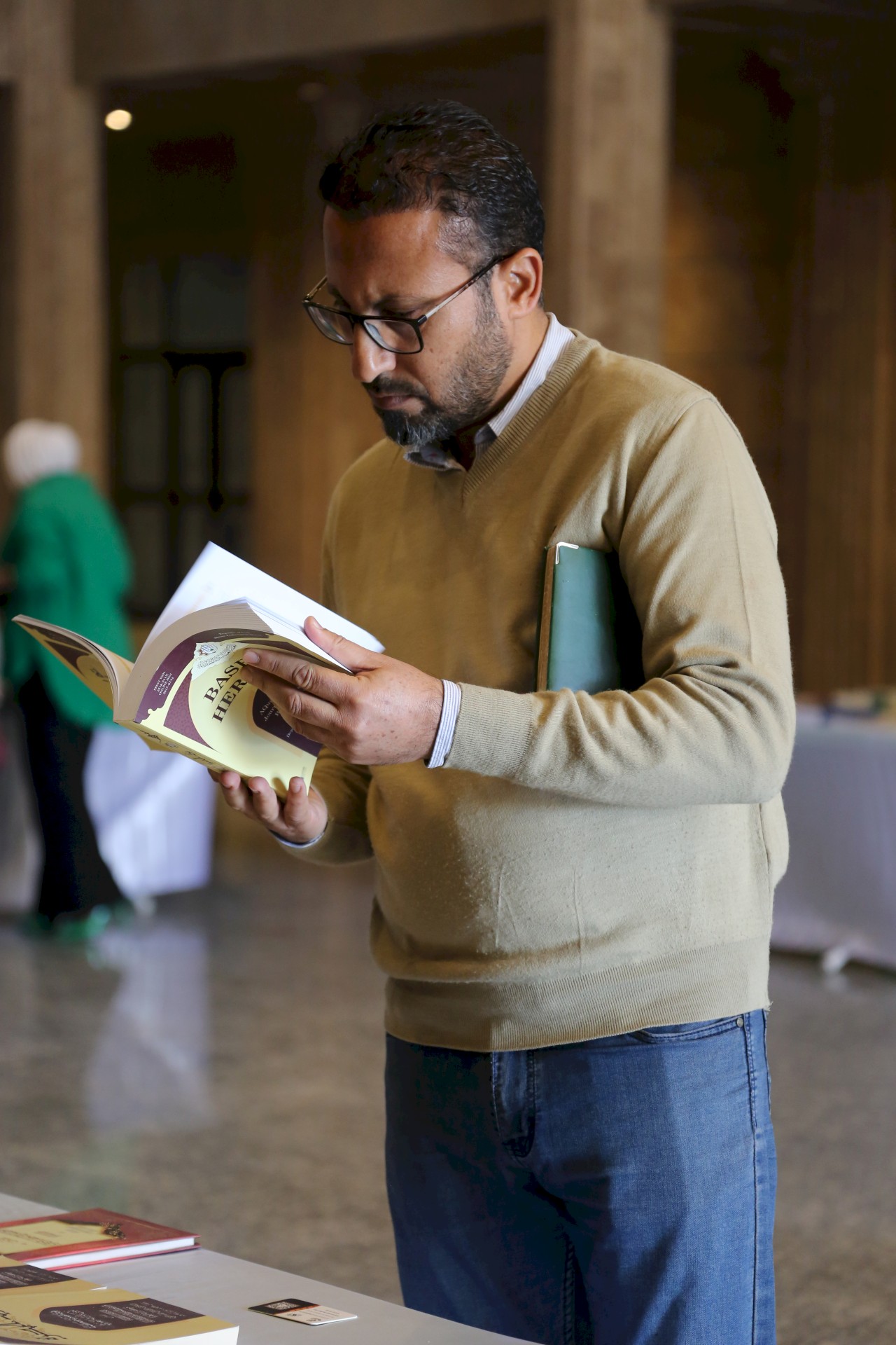 ( استطلاع ) اليوم الثاني لمعرض الكتاب البصري بنسخته الثانية :