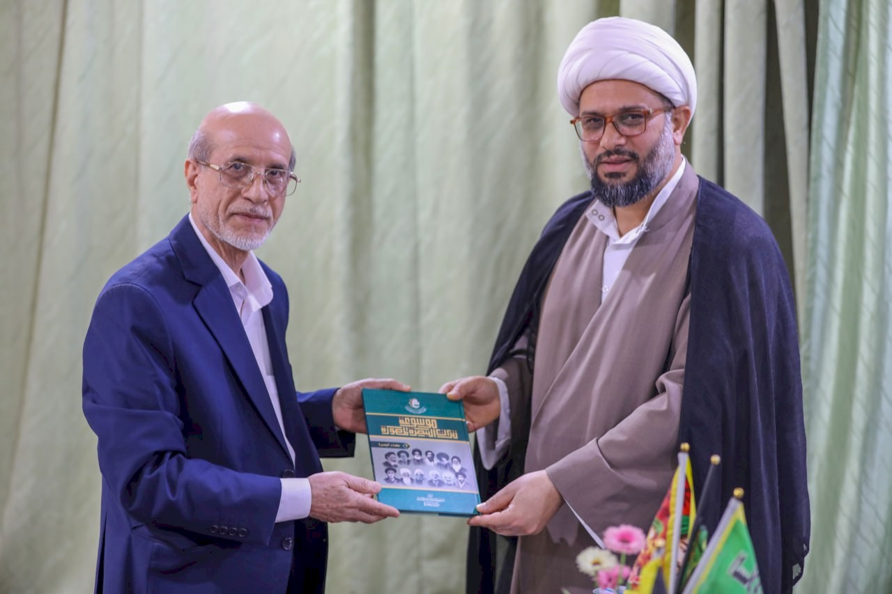 مركز تراث البصرة يزور جامع ومقام الامام علي بن موسى الرضا (عليه السلام)
