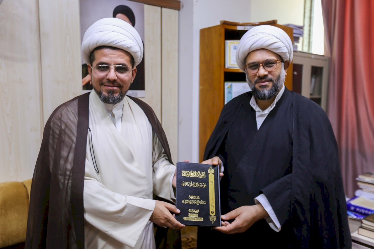 مدير مركز تراث الحلة يزور مركز تراث البصرة