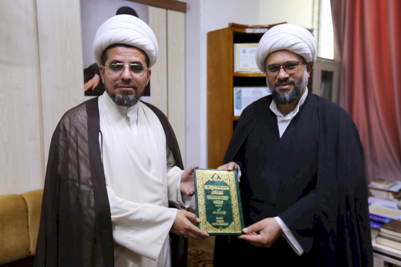 مدير مركز تراث الحلة يزور مركز تراث البصرة