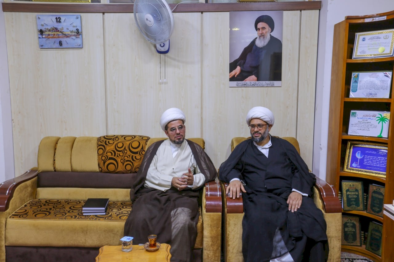 مدير مركز تراث الحلة يزور مركز تراث البصرة