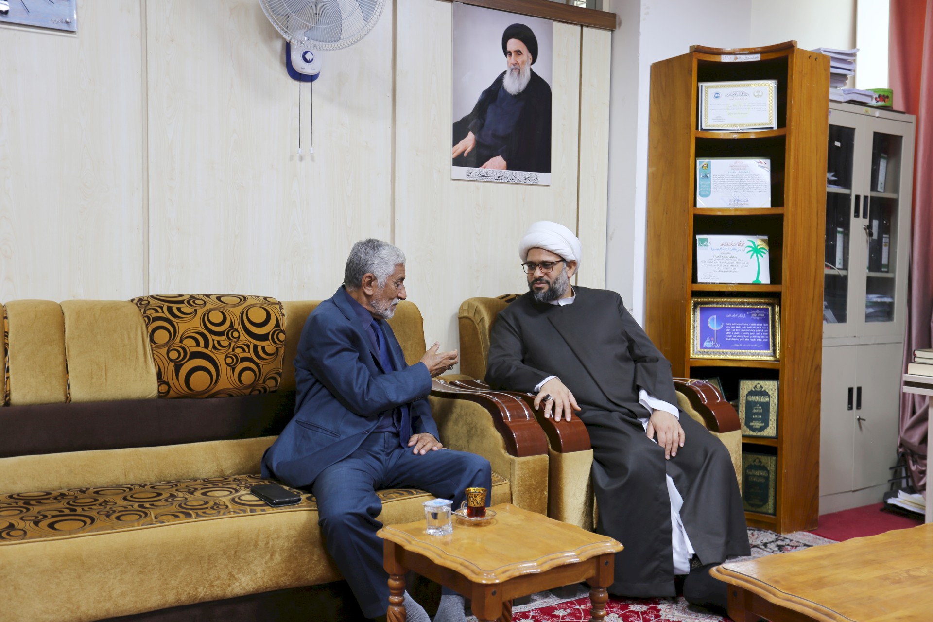 خبيرُ الآثارِ في محكمةِ استئناف البصرة الأُستاذ طاهر كباشي يزورُ مركزَ تُراثِ البصرة