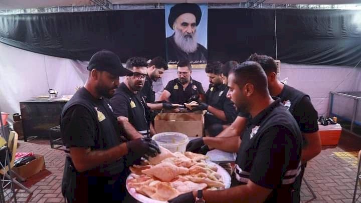 استمرار تقديم الخدمات للزائرين الكرام من خلال موكب  (بنفسي أنت ) الخدمي  والموكب الثقافي العام