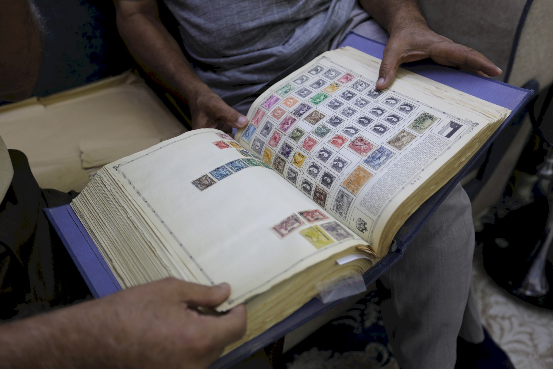 ⭕مركزُ تراثِ البصرة يتسلَّمُ المجموعة الثانية من  إهداءات مكتبة الأُستاذ ماهر دوّاس الفرطوسيّ