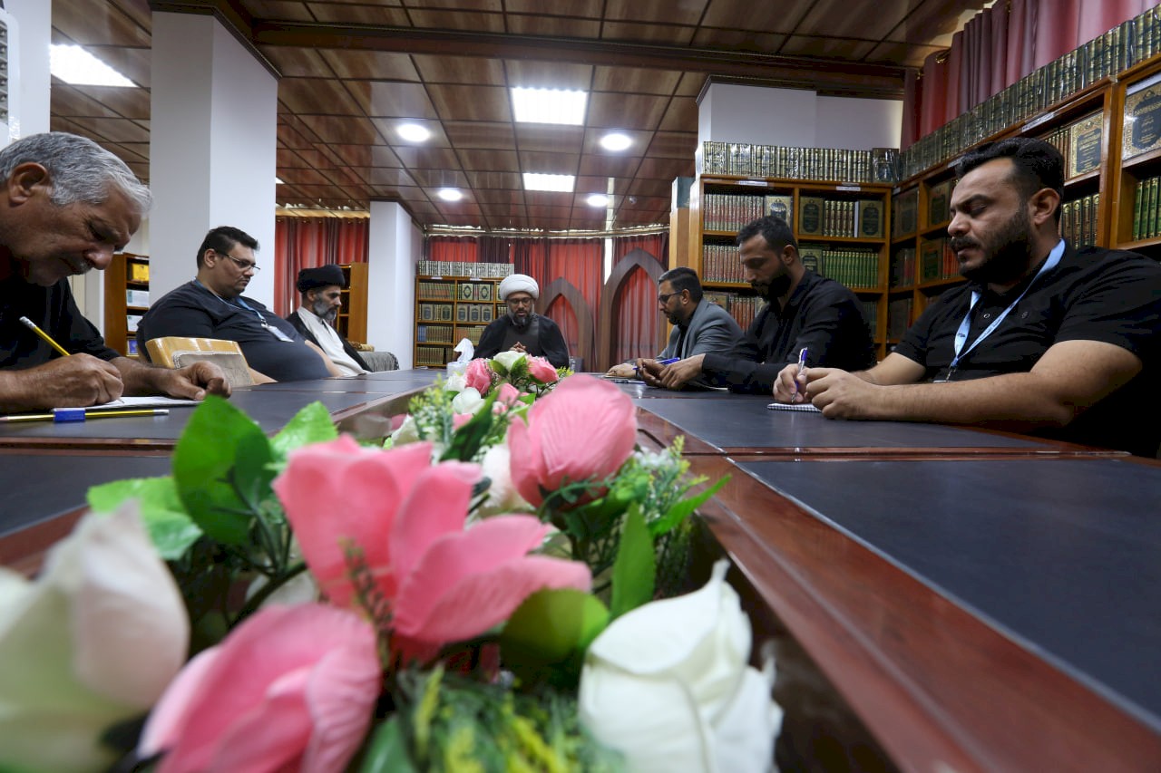 مركز تراث البصرة يعقد اجتماعا دوريًّا لوحدة الدراسات