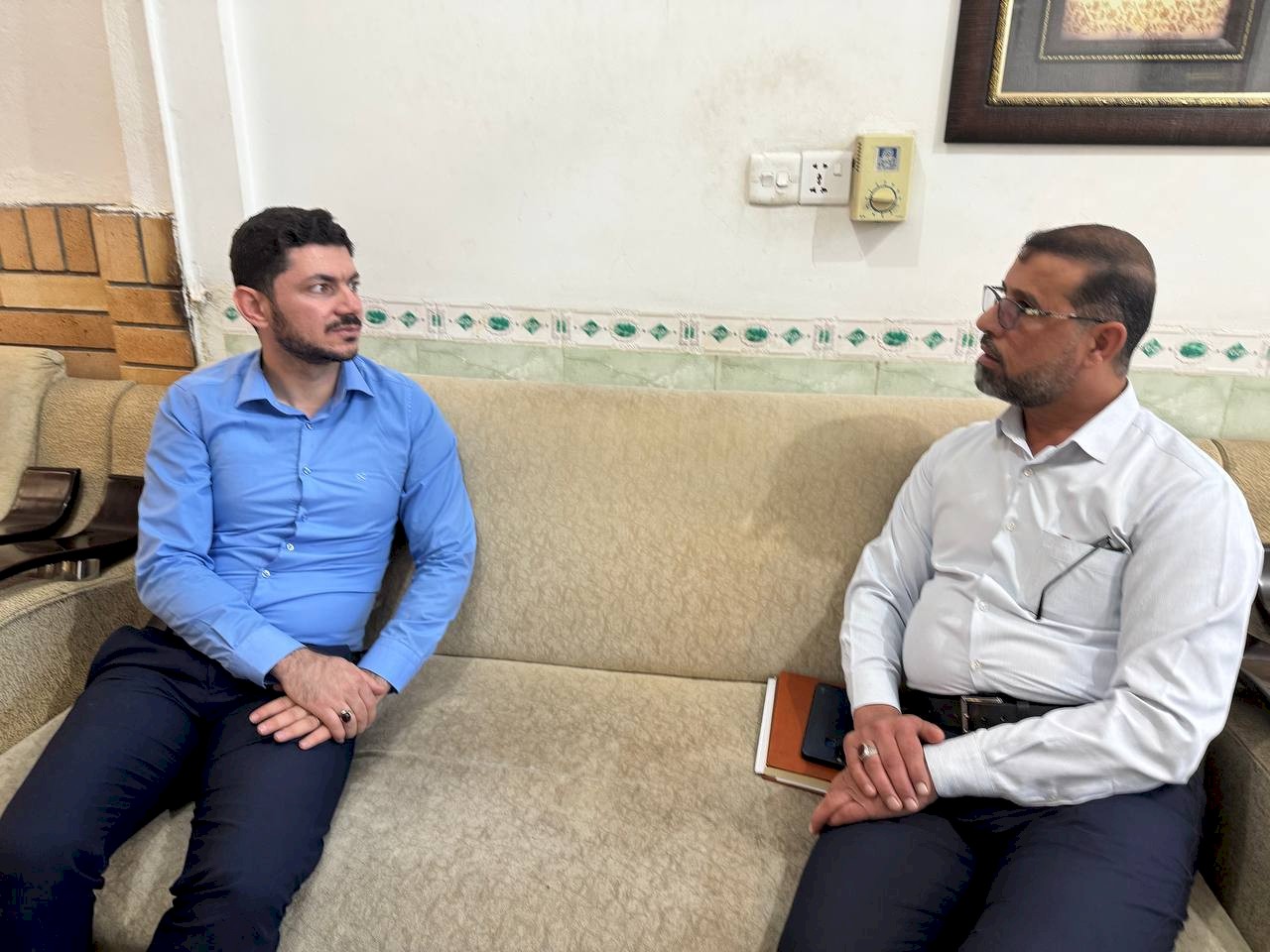 فريق عمل مركز تراث البصرة للتوثيق يزور عددا من المكتبات العامة والمؤسسات التراثية ودور النشر القديمة