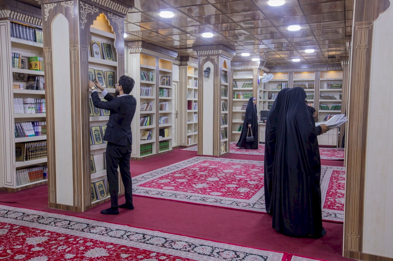 قسم علوم القرآن في كلية التربية للعلوم الإنسانية بجامعة البصرة يزور مركز تراث البصرة