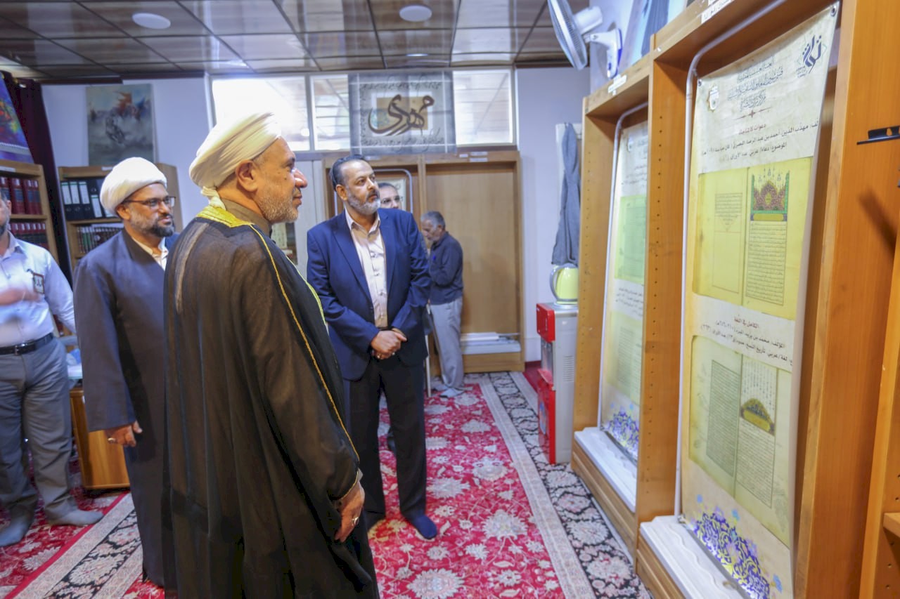 فضيلة الشيخ جمال الدّوسري إمام وخطيب مسجد الدروازة يزور مركز تراث البصرة