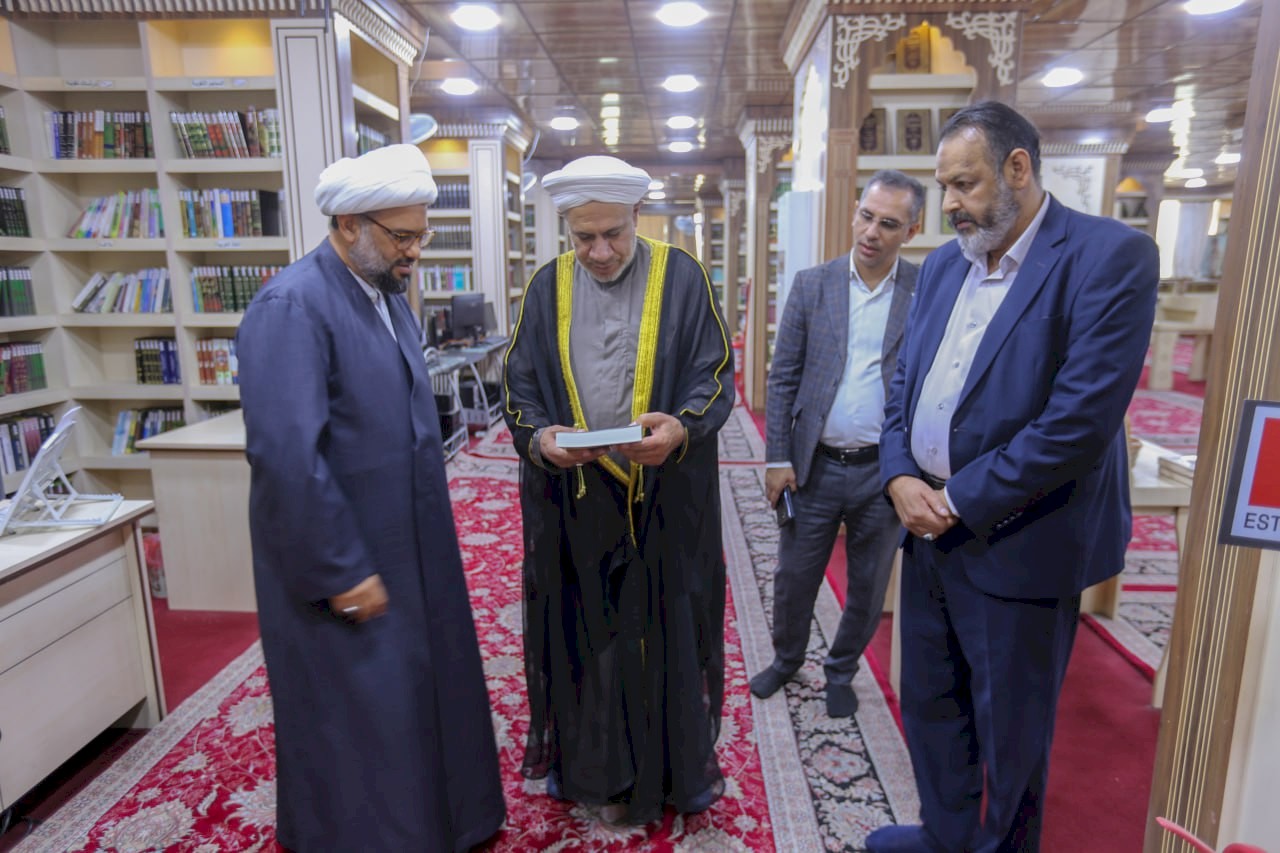 فضيلة الشيخ جمال الدّوسري إمام وخطيب مسجد الدروازة يزور مركز تراث البصرة