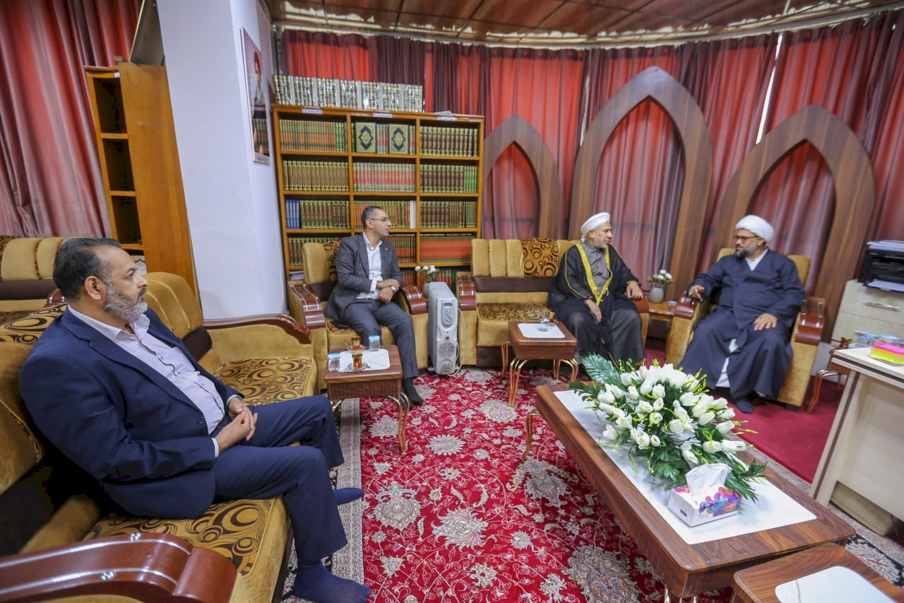 فضيلة الشيخ جمال الدّوسري إمام وخطيب مسجد الدروازة يزور مركز تراث البصرة