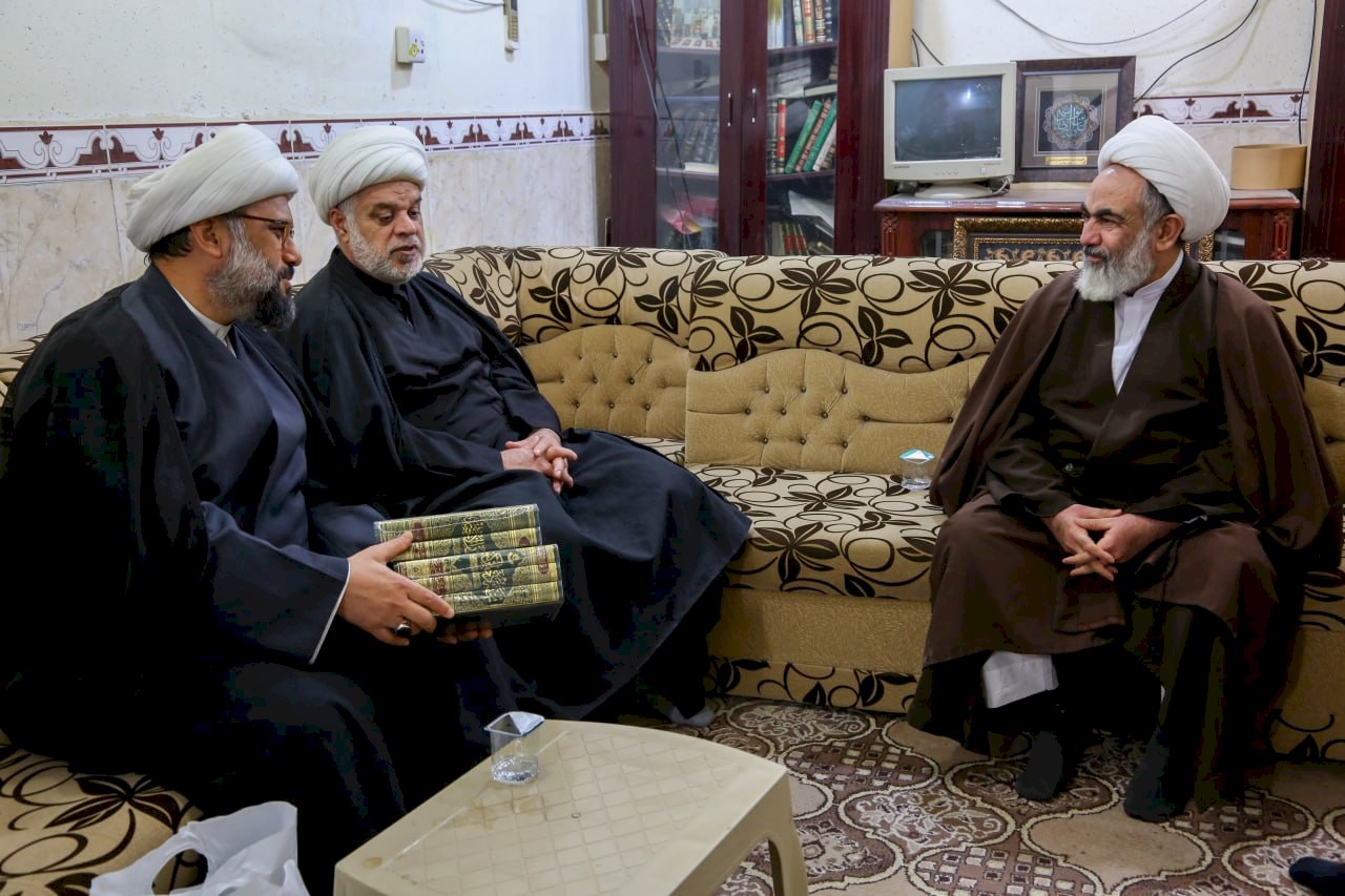مركز تراث البصرة يزور سماحة الشيخ محمّد فلك المالكيّ