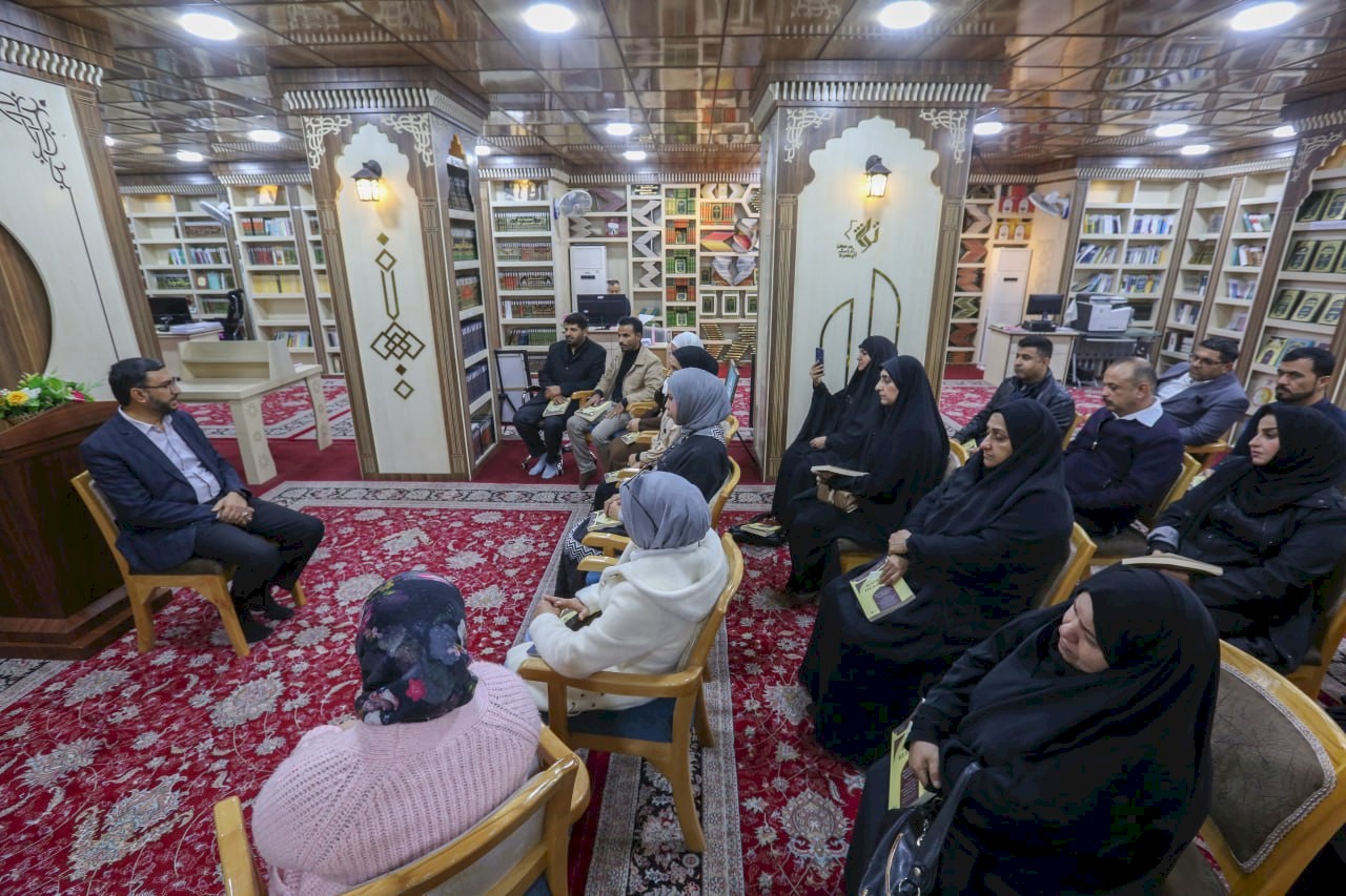 وفدٌ مِن أساتذة وطلبة الكليَّة التربويَّة المفتوحة يزور مركز تُراث البصرة