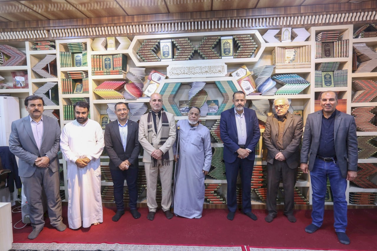 وفدٌ من مثقفي مدينة البصرة يزورُ مركزَ تراثِ البصرةِ
