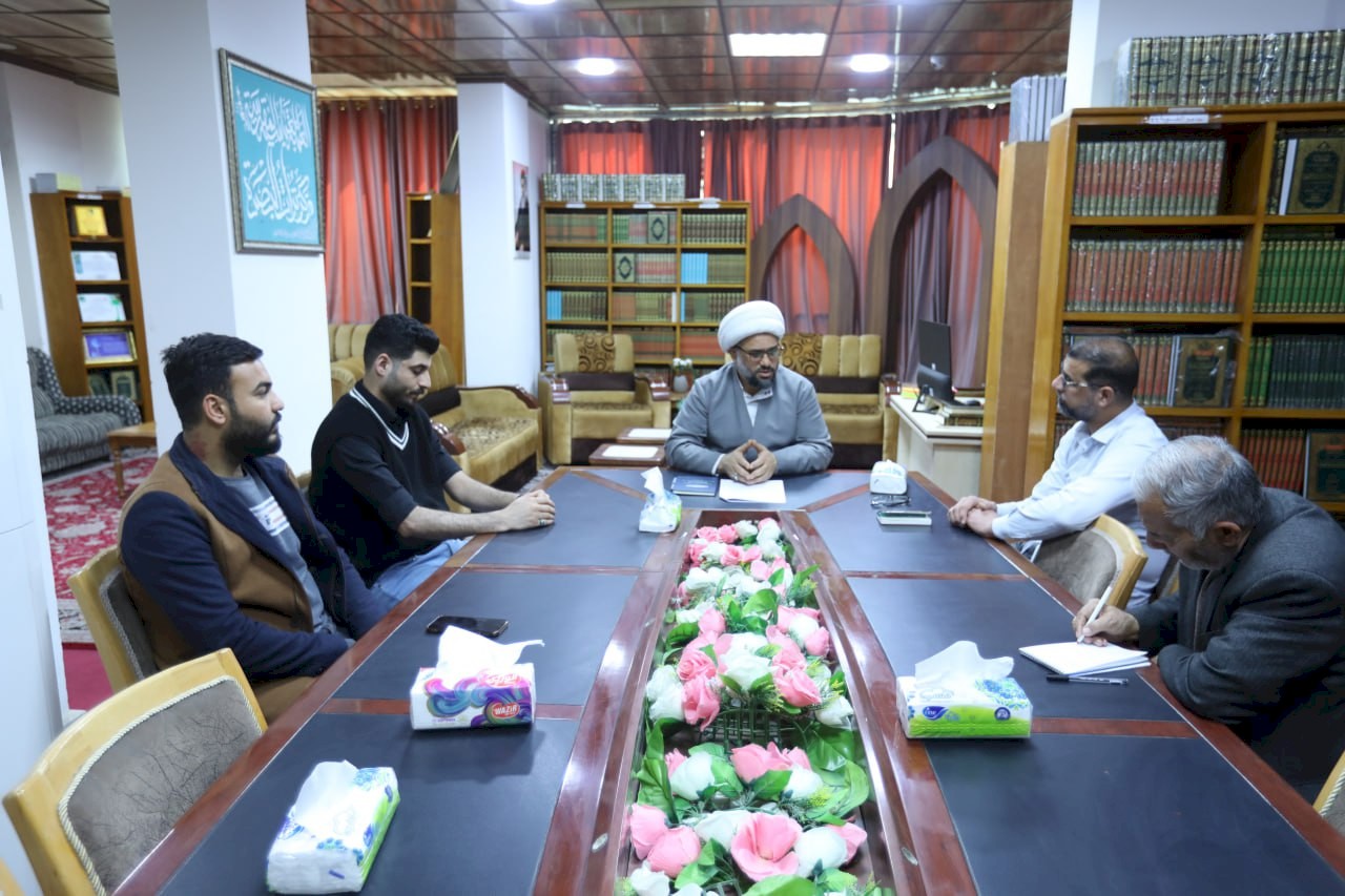 مدير المركز  يجتمع مع وحدة فهرسة المخطوطات لمناقشة مشاريعها لهذا العام