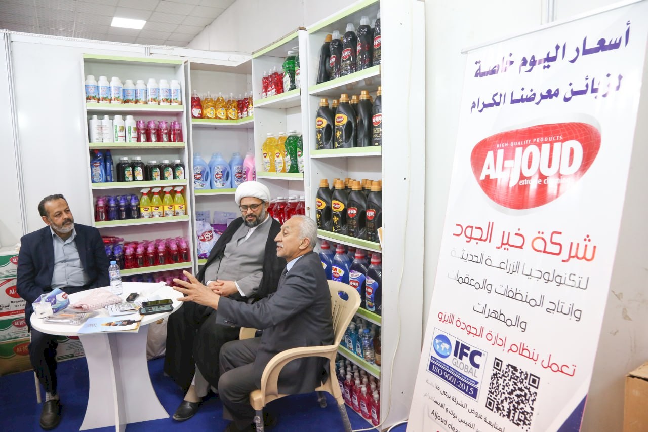 زيارةُ وفدِ مركز تراث البصرة لجناحِ شركةِ خيرِ الجود