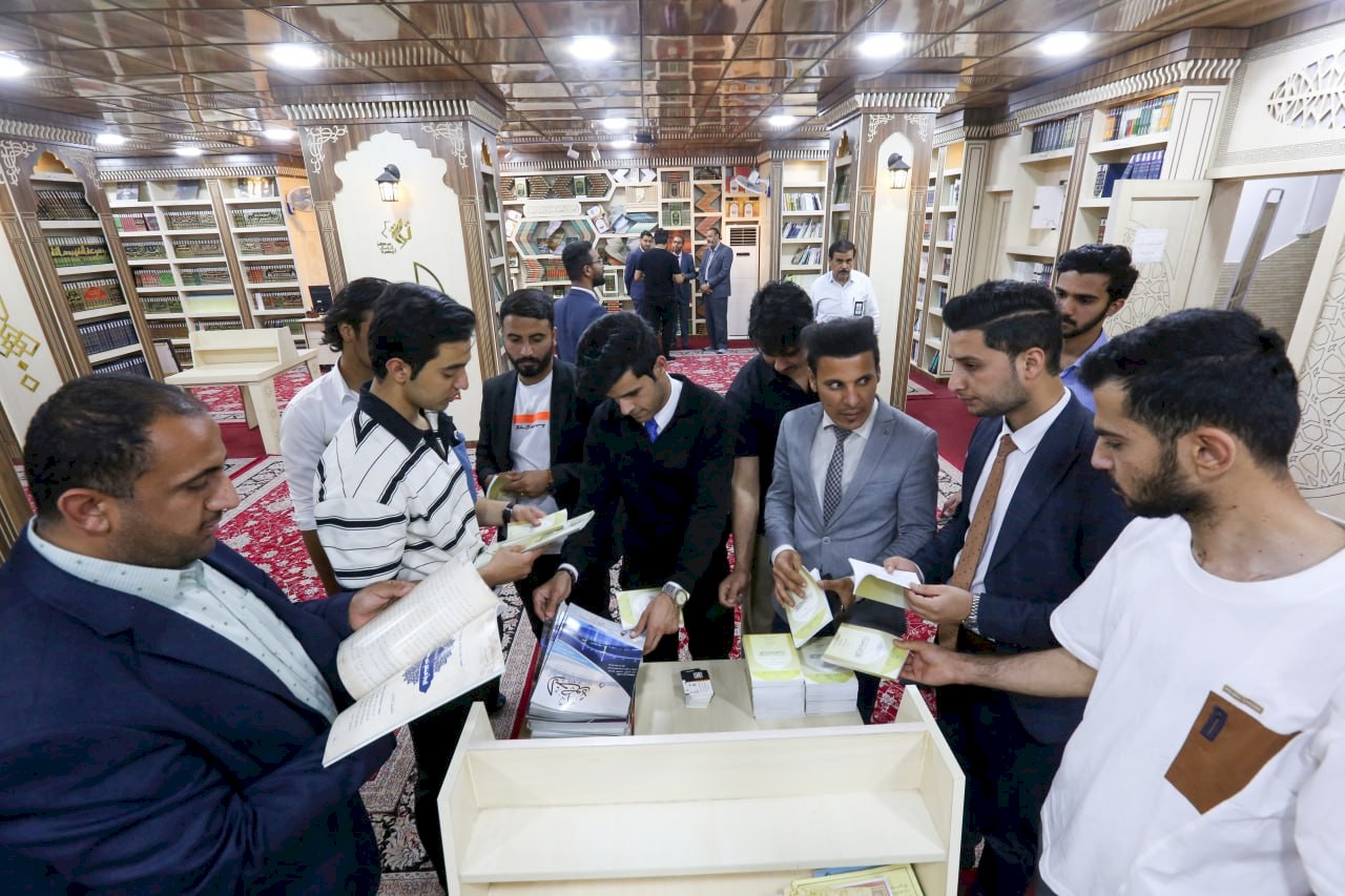 كليةُ هندسةِ النفطِ والغازِ بجامعةِ البصرةِ تزورُ مركزَ تراثِ البصرةِ