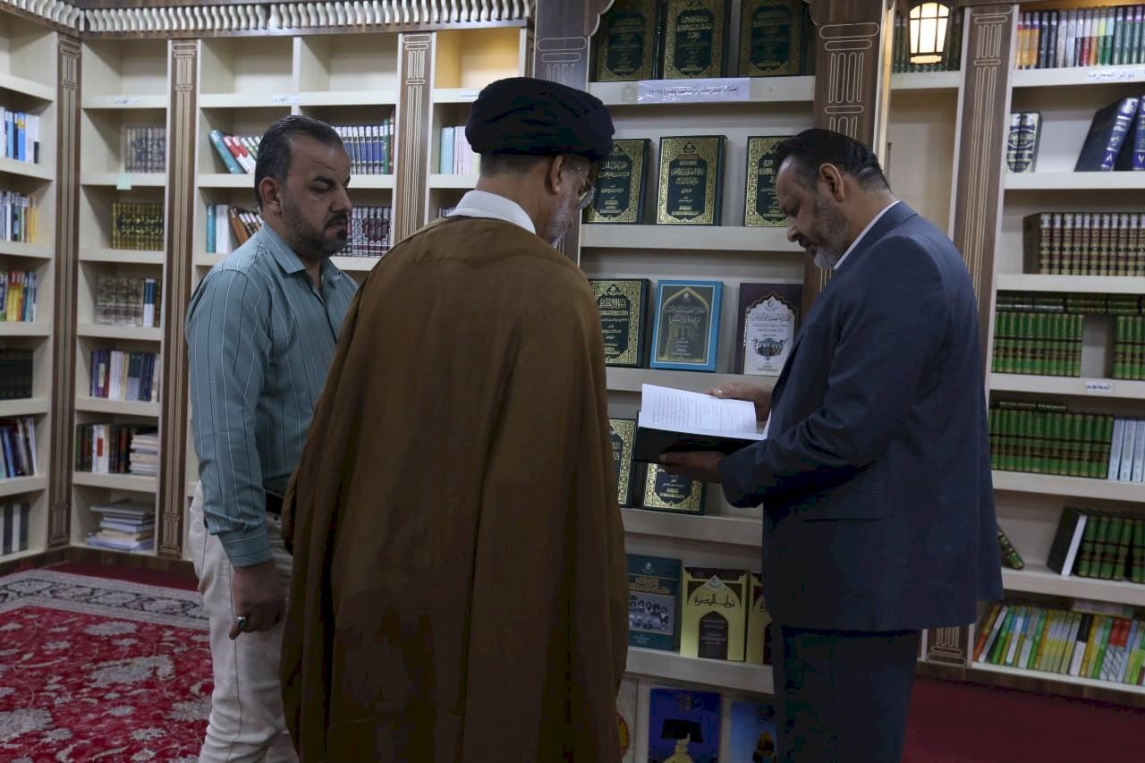 السَّيد الدّكتور هاشم العوادي مسؤول الشؤون الفكرية في المزارات الشيعية يزورُ مركزَ تراث البصرة