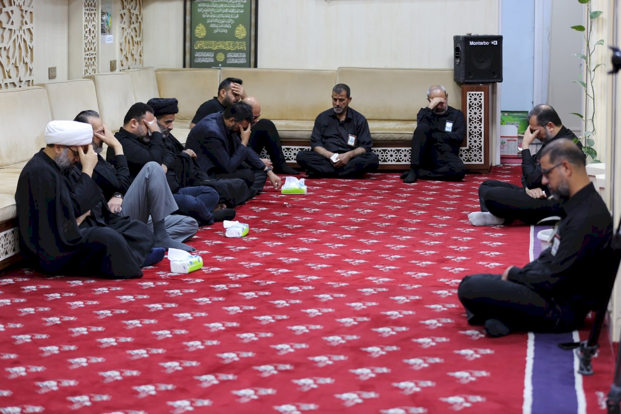 بمراسم حزينة .. مركز تراث البصرة  يختتم مجالسه العاشورائية بمجلس دفن الأجساد الطاهرة