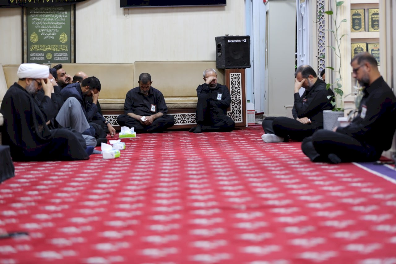 بمراسم حزينة .. مركز تراث البصرة  يختتم مجالسه العاشورائية بمجلس دفن الأجساد الطاهرة