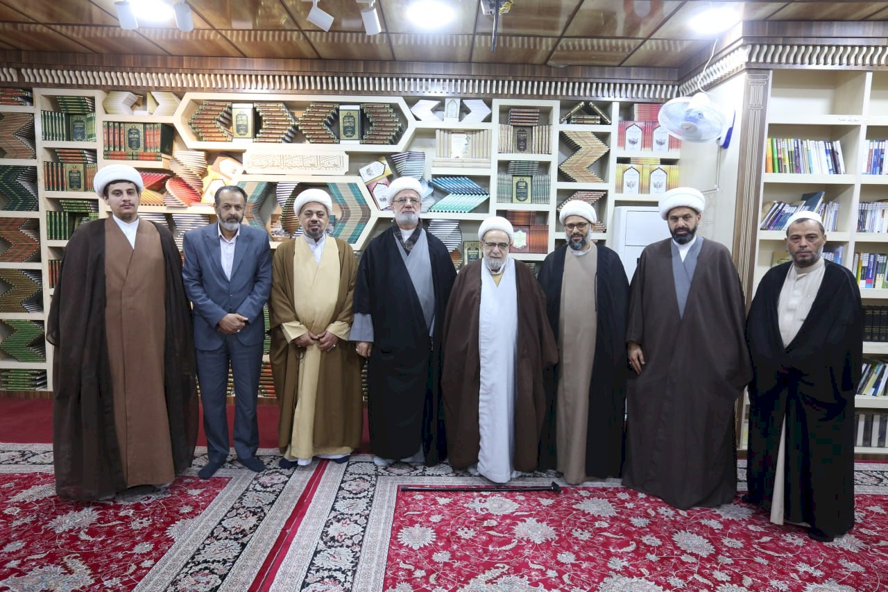 في ذكرى ولادة الإمام الحجَّة المنتظر (عجَّل الله فرجه الشَّريف)   مركزُ تراثِ البصرةِ يستقبلُ الفقيهَ المحقِّقَ  سماحةَ الشَّيخِ نجمِ الدِّين الطبسيِّ
