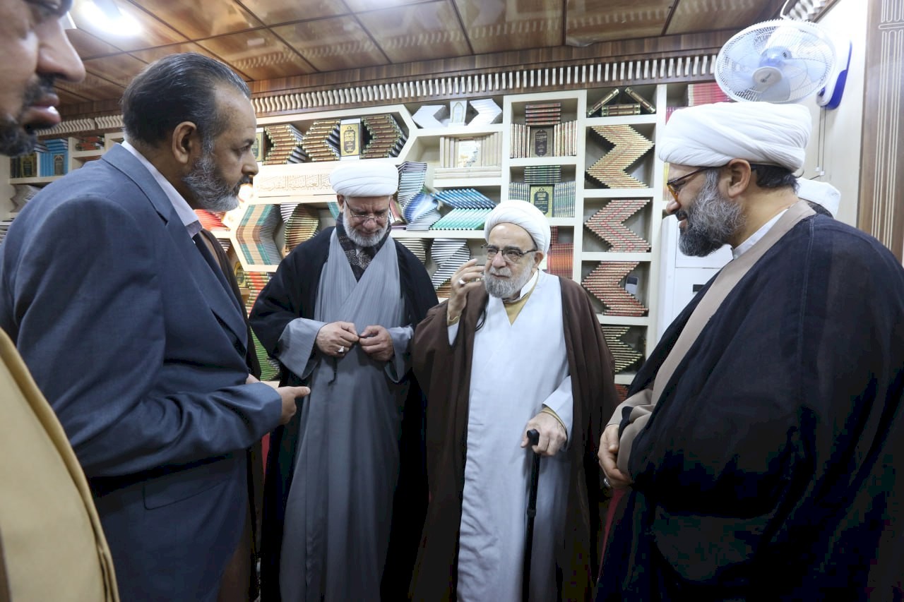 في ذكرى ولادة الإمام الحجَّة المنتظر (عجَّل الله فرجه الشَّريف)   مركزُ تراثِ البصرةِ يستقبلُ الفقيهَ المحقِّقَ  سماحةَ الشَّيخِ نجمِ الدِّين الطبسيِّ