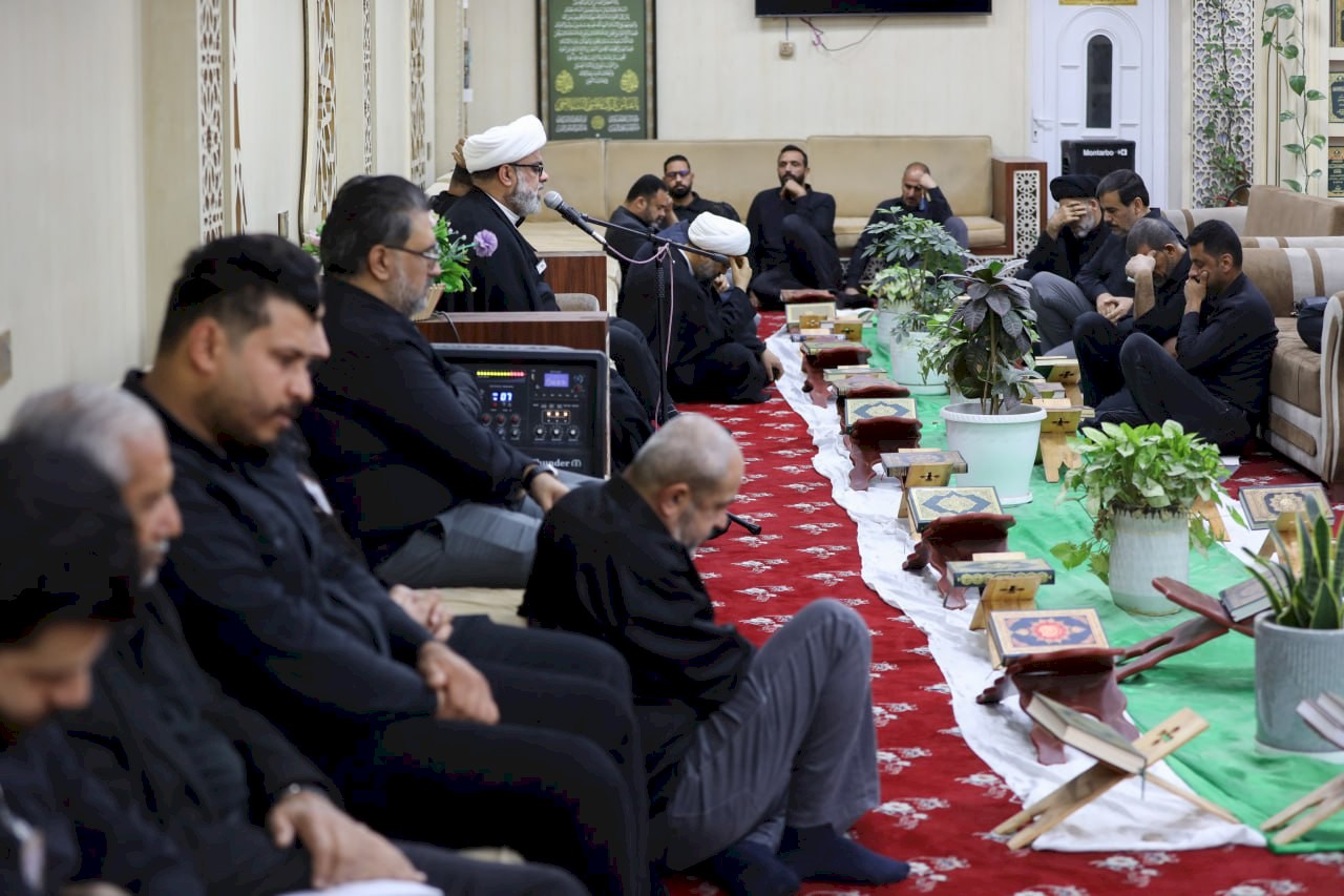 (مَركَزُ تُراثِ البصْرةِ) يرفعُ رايةَ الحُزنِ بالذِّكرى الأليمةِ لاستشهادِ أميرِ المُؤمنينَ الإمامِ عليِّ بنِ أبي طالبٍ (عليهِ السَّلامُ).