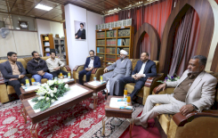 طلبةُ الدِّراسات العُليا في كليَّةِ التربيةِ للعلومِ الإنسانيَّة يزورون مركزَ تراثِ البصرةِ
